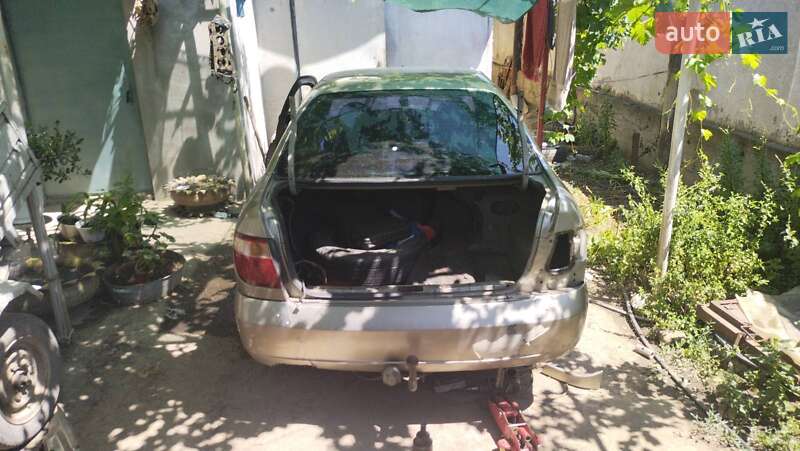 Седан Nissan Almera 2003 в Білгороді-Дністровському