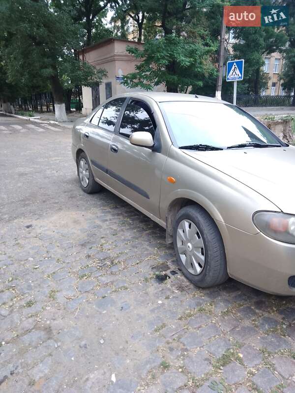 Седан Nissan Almera 2003 в Білгороді-Дністровському