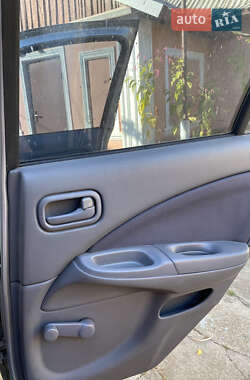 Седан Nissan Almera 2003 в 