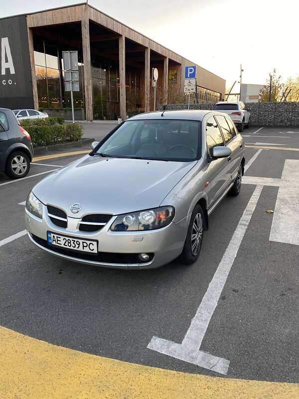 Хетчбек Nissan Almera 2004 в Дніпрі