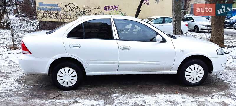 Nissan Almera 2011