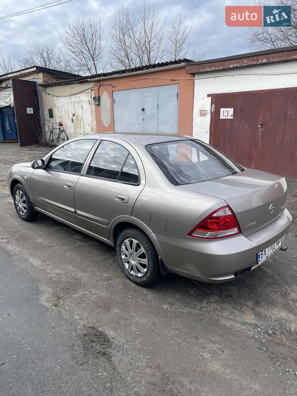 Седан Nissan Almera 2010 в Шепетівці
