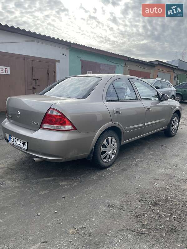 Седан Nissan Almera 2010 в Шепетовке