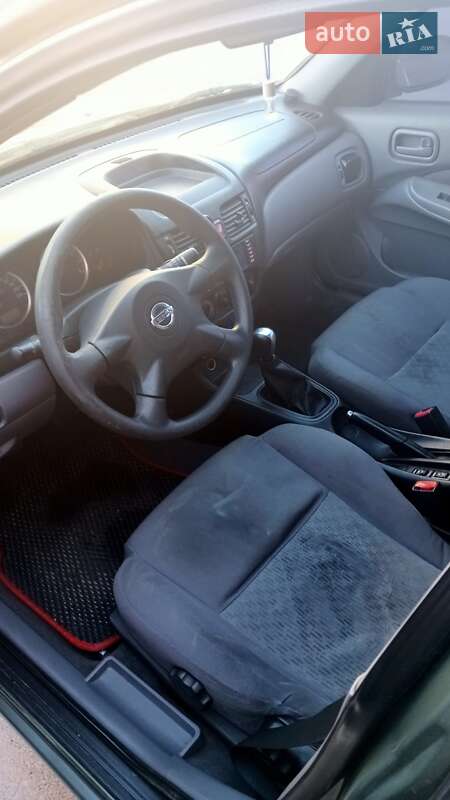 Седан Nissan Almera 2003 в Рівному