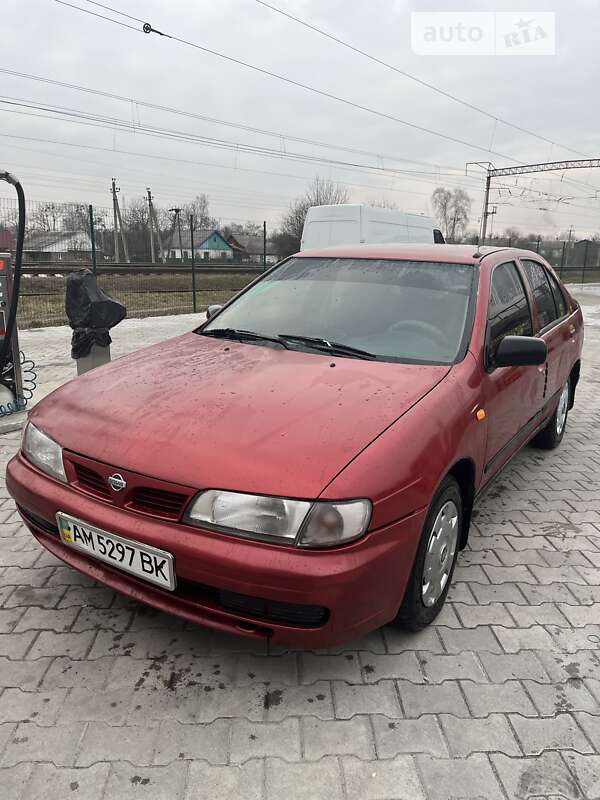 Седан Nissan Almera 1996 в Звягелі