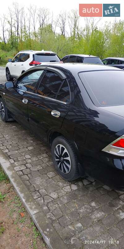 Седан Nissan Almera 2012 в Буче