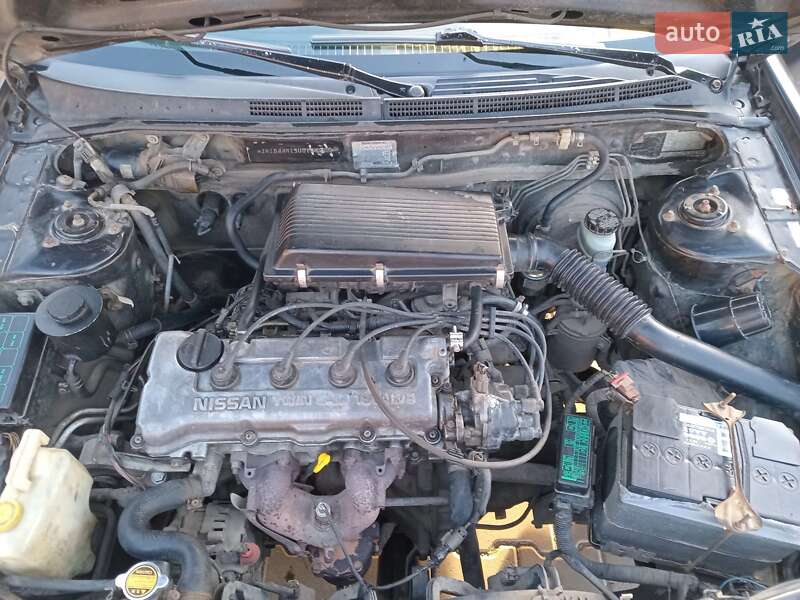 Седан Nissan Almera 1996 в Одессе