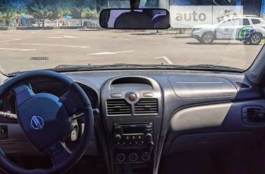 Седан Nissan Almera 2011 в 