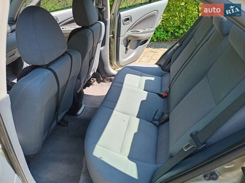 Седан Nissan Almera 2005 в Сумах