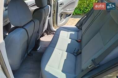 Седан Nissan Almera 2005 в 