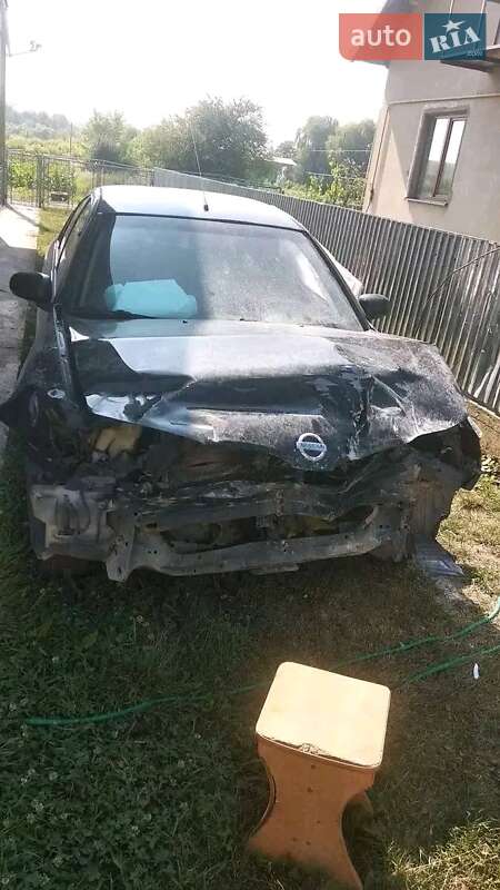 Седан Nissan Almera 2005 в Ивано-Франковске