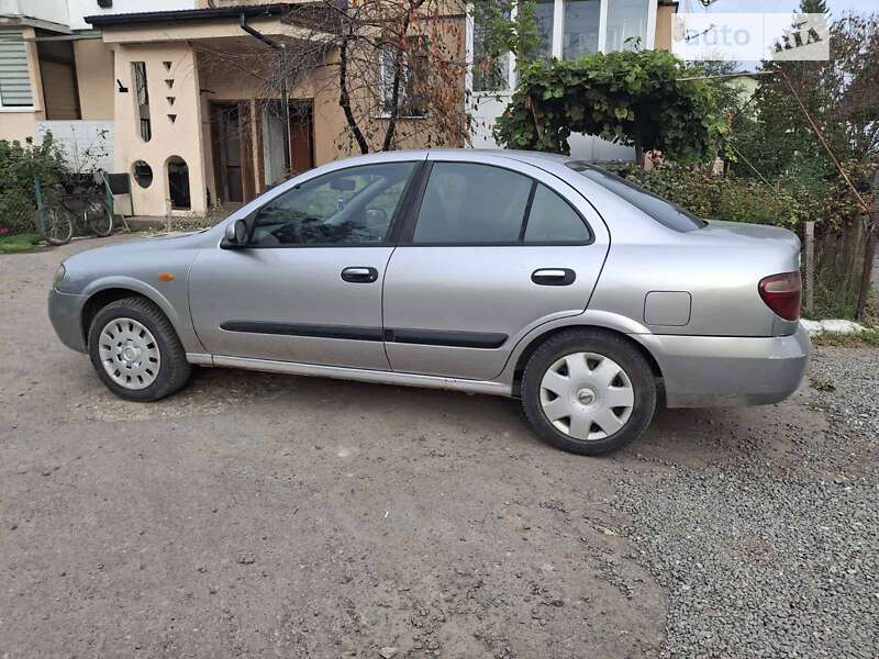 Седан Nissan Almera 2005 в Львові