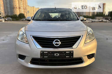 Седан Nissan Almera 2012 в Києві