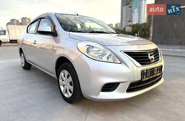 Седан Nissan Almera 2012 в Києві