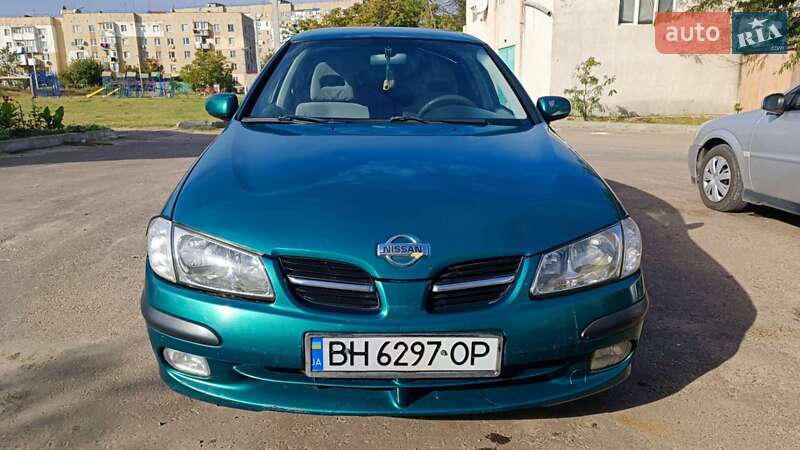 Хетчбек Nissan Almera 2000 в Білгороді-Дністровському