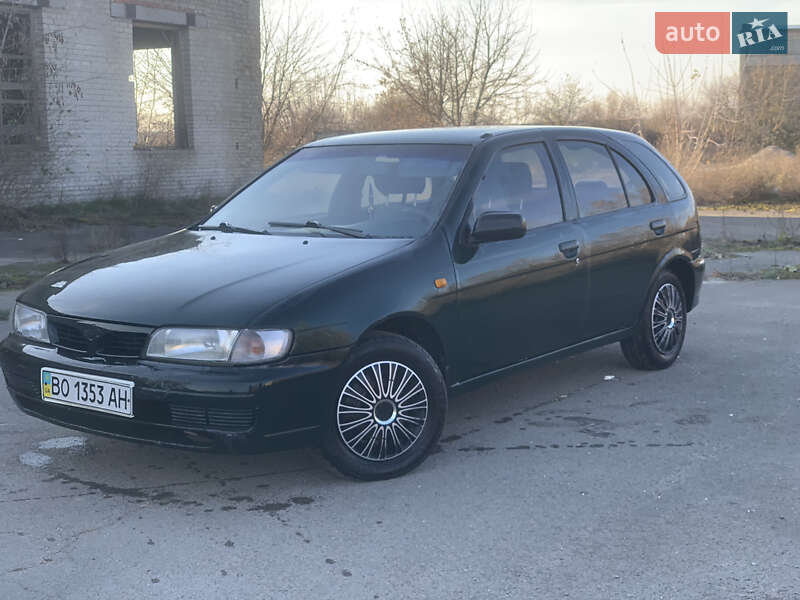 Седан Nissan Almera 1996 в Березному