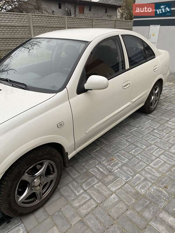 Седан Nissan Almera 2010 в Дніпрі