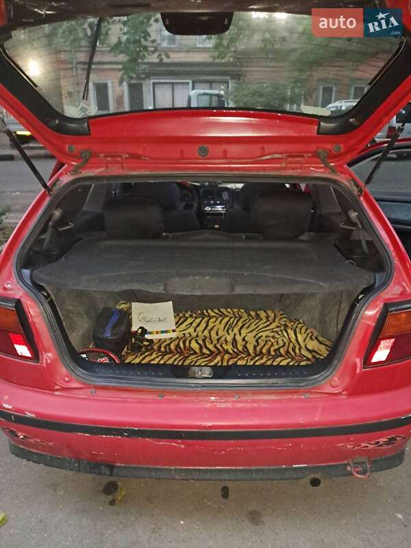 Хэтчбек Nissan Almera 1996 в Одессе
