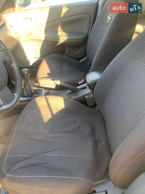 Седан Nissan Almera 2007 в Одесі