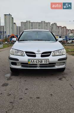 Седан Nissan Almera 2001 в Киеве