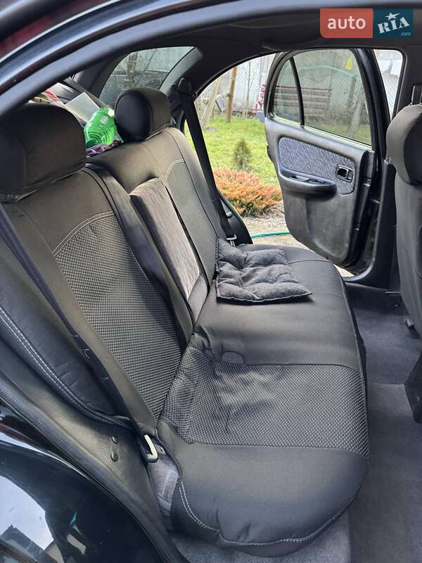 Хетчбек Nissan Almera 1997 в Львові