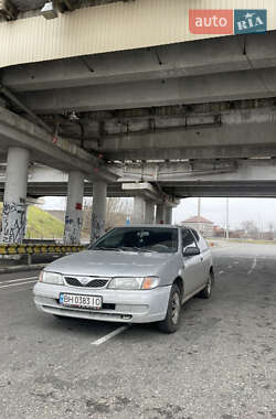 Хетчбек Nissan Almera 1996 в Одесі