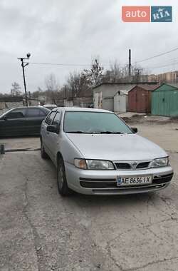 Седан Nissan Almera 1995 в Дніпрі