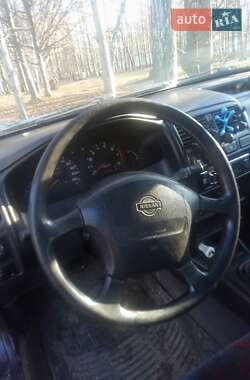 Хэтчбек Nissan Almera 1997 в Баре