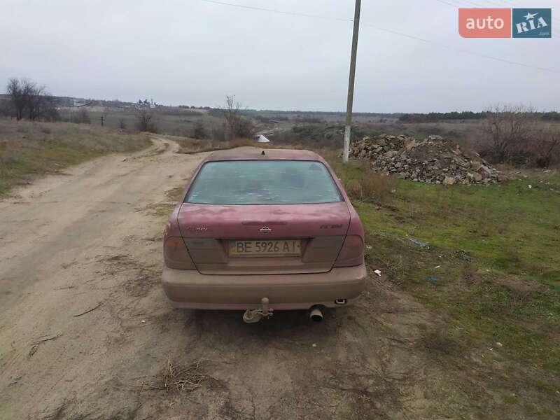 Седан Nissan Almera 1997 в Новом Буге