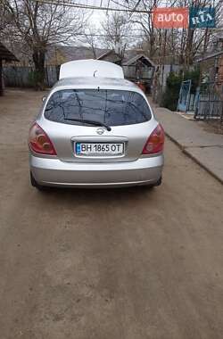 Хэтчбек Nissan Almera 2003 в Одессе