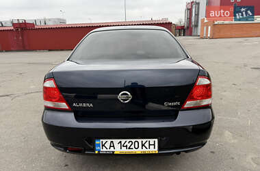 Седан Nissan Almera 2011 в Киеве