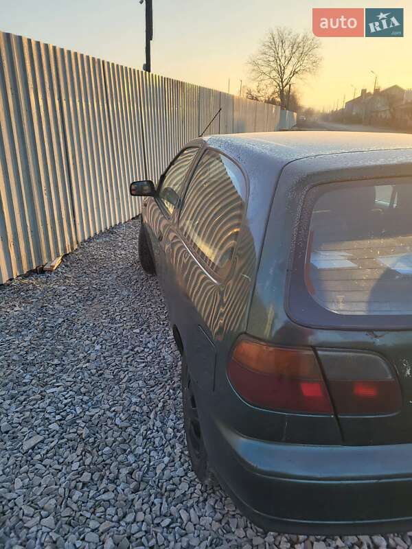 Хетчбек Nissan Almera 1998 в Млиніві