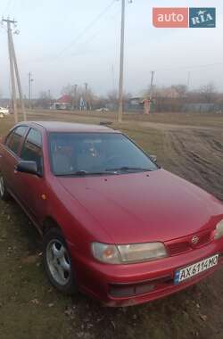 Седан Nissan Almera 1995 в Чугуєві