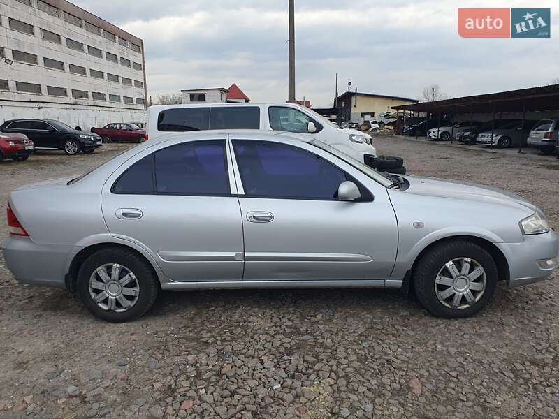 Седан Nissan Almera 2012 в Києві