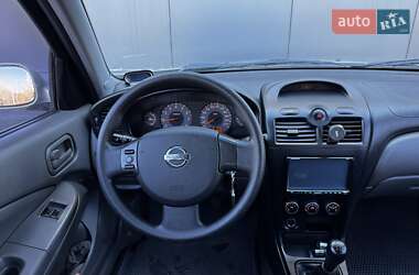 Седан Nissan Almera 2011 в 