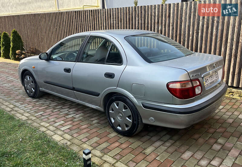 Седан Nissan Almera 2005 в Ужгороді