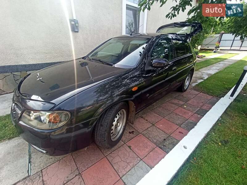 Хэтчбек Nissan Almera 2004 в Калуше