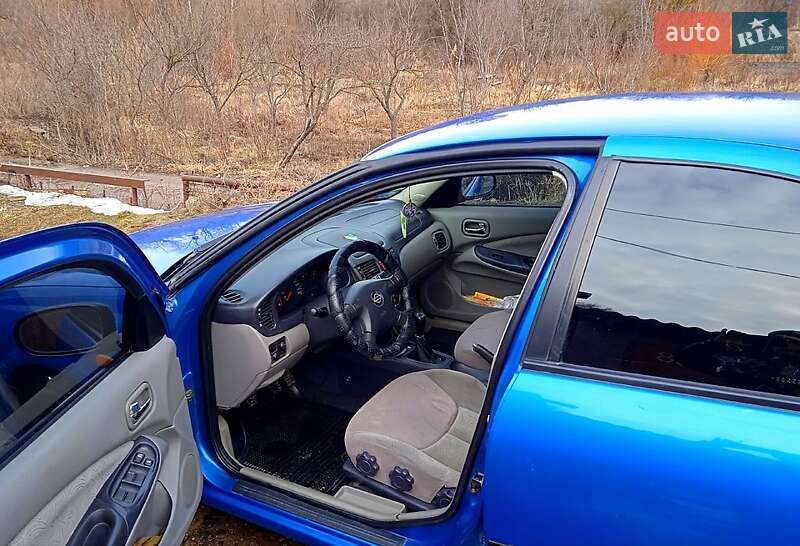 Седан Nissan Almera 2002 в Недригайліву