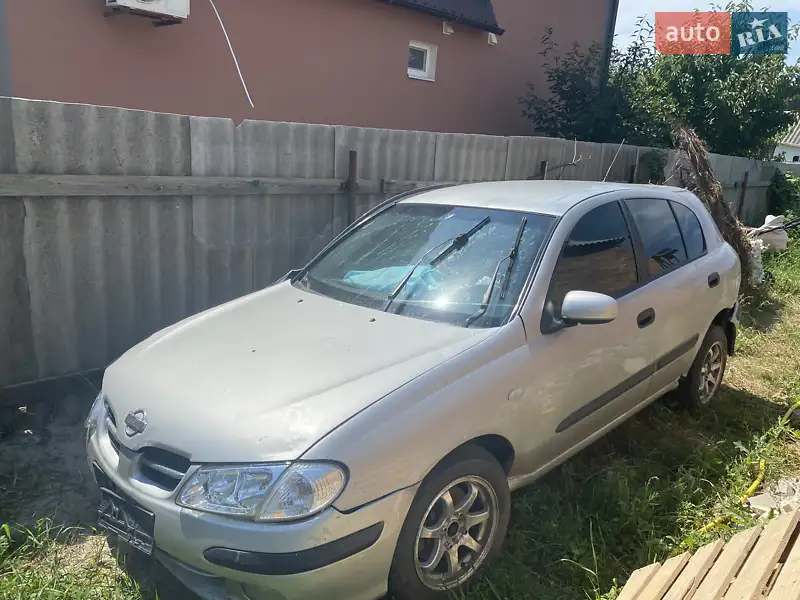 Nissan Almera