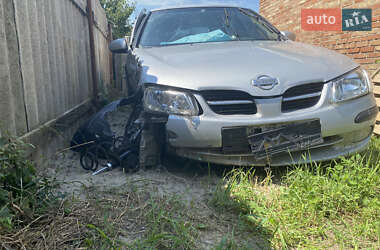 Хэтчбек Nissan Almera 2000 в Днепре