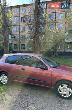 Хэтчбек Nissan Almera 2001 в 