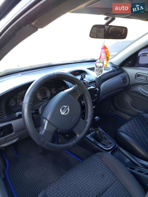 Седан Nissan Almera 2008 в Южноукраинске