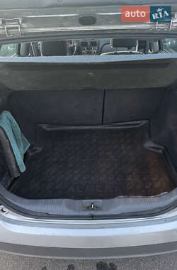Хэтчбек Nissan Almera 2004 в Кривом Роге