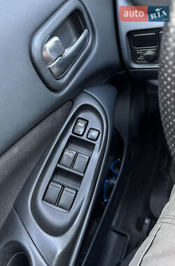 Хэтчбек Nissan Almera 2004 в Кривом Роге