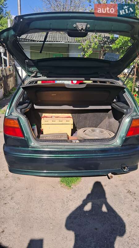 Хэтчбек Nissan Almera 1997 в Славуте