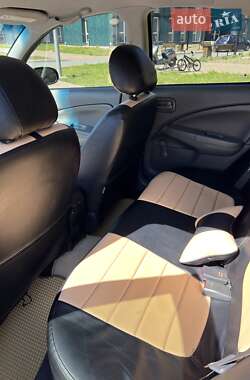 Седан Nissan Almera 2012 в 