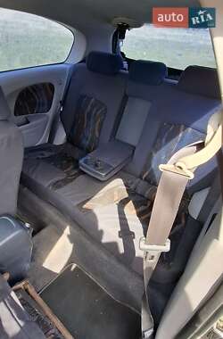 Хэтчбек Nissan Almera 2000 в 