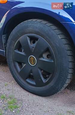 Седан Nissan Almera 2004 в 