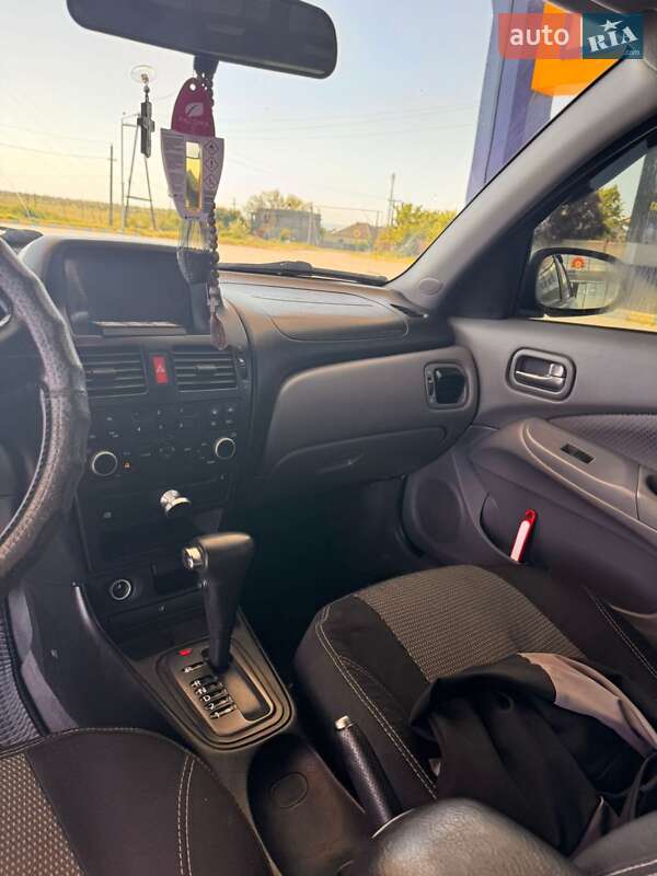 Седан Nissan Almera 2003 в Ізмаїлі фото 15 Седан Nissan Almera 2003 в Ізмаїлі