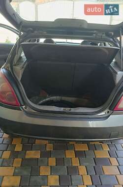 Хетчбек Nissan Almera 2003 в Кременчуці